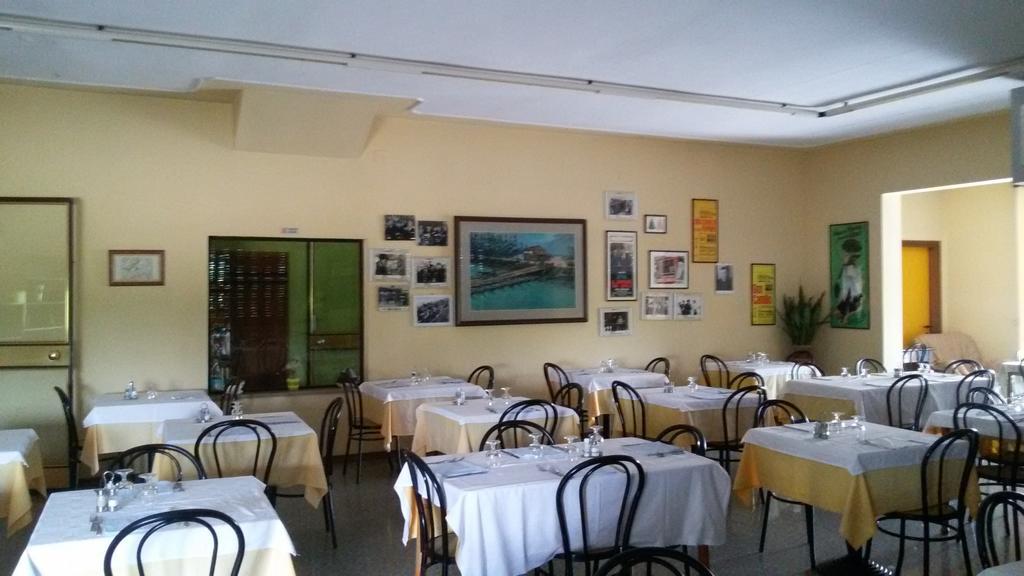 Albergo Del Po Viadana Exterior photo